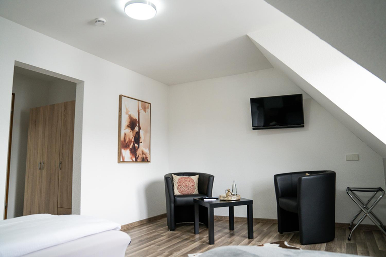 Bedroom 2, Gasthof Wolfs Stuben, Esslingen