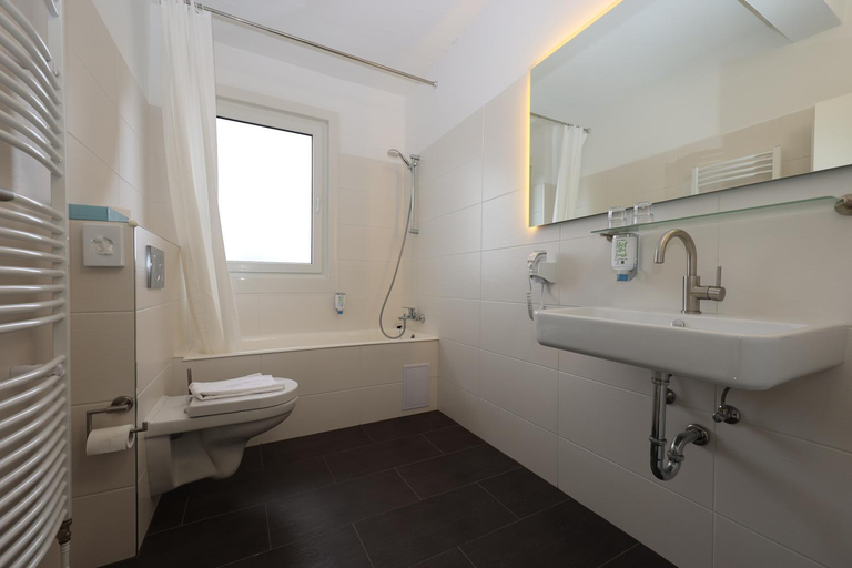 Bathroom 2, Zum Gründle, Schmalkalden-Meiningen