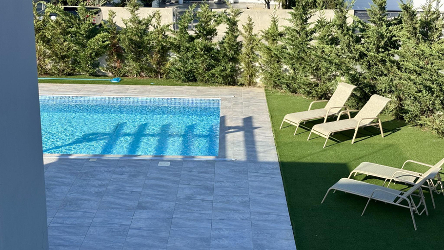 2, Sunrise Villa With Private Pool, Larnaca