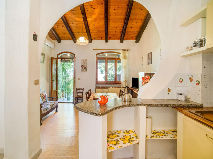 Others 5, Cozy Sardinian Villa with Garden, Sassari