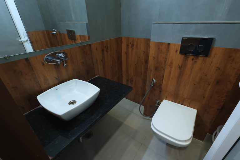 Bathroom 4, Amayra The Luxury Farm, Jaipur