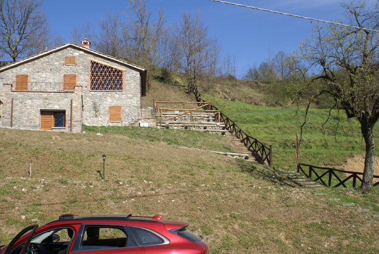 Exterior & Views