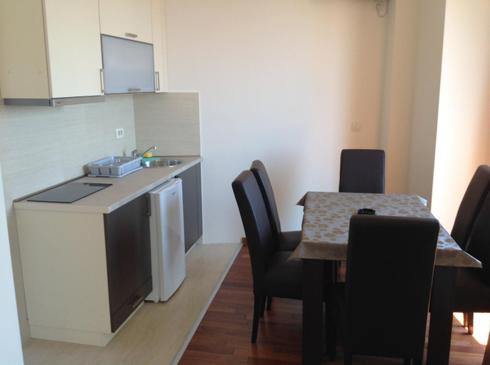 Others 4, Apartments Jelusic