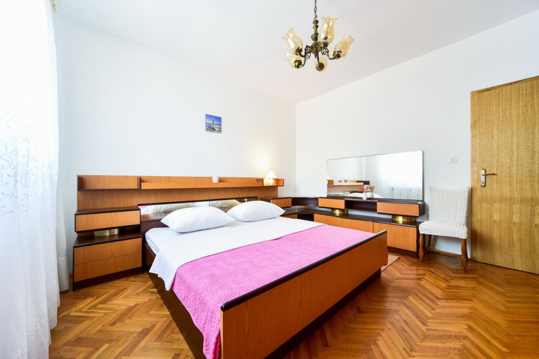 Bedroom 3, Apartment in Slivnica with Private Pool, Posedarje