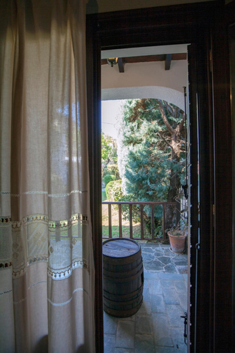 Others 3, Dandy Villas Amfiklia | Guest House Dafne | Stunning View | Garden | up to 3, Central Greece