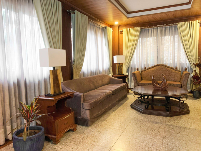 Public Area 3, Leonard Wood Pines Hotel, Baguio City