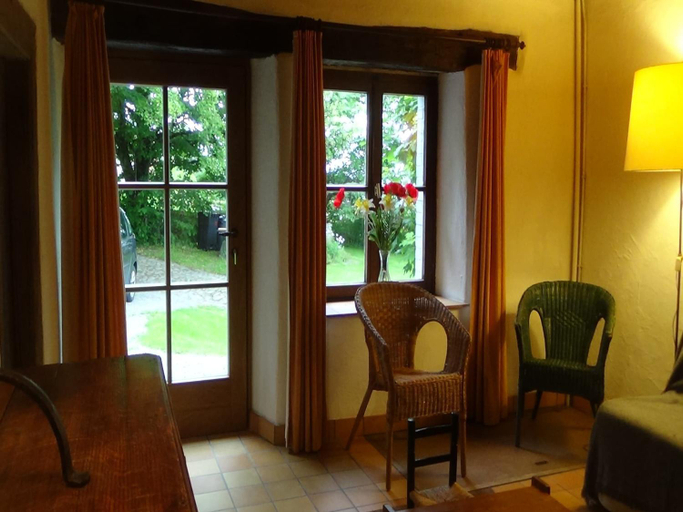 Public Area 3, Rustic Vacation Home, Baneux, Liège