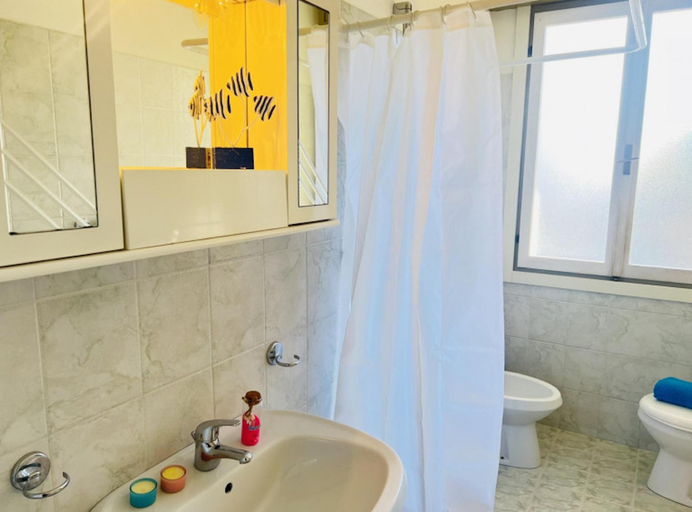 Bathroom, Large Apartment for up to 9 guests - Great Location - Including Beach Place, Venezia