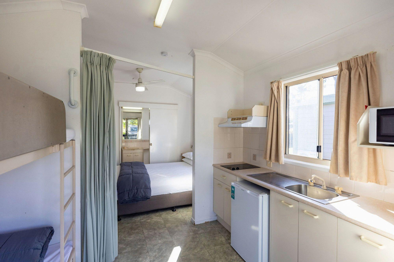 Bedroom 2, NRMA Airlie Beach Holiday Park, Whitsunday