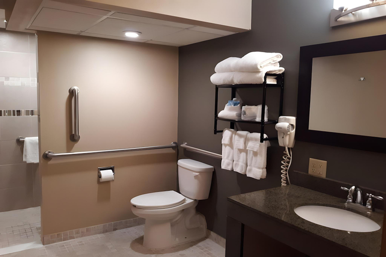 Bathroom 4, Dakotah Lodge, Minnehaha