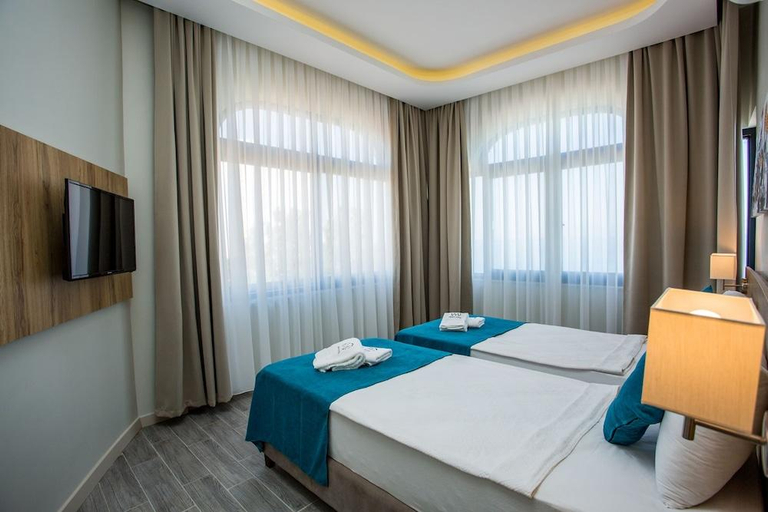 Bedroom 3, Marti Beach Hotel, Kuşadası