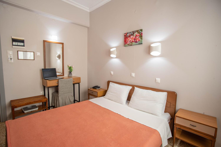 Others 3, Hotel Mycenae, Peloponnese