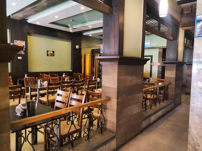 Others 3, Hotel Sham Suman, Kolhapur
