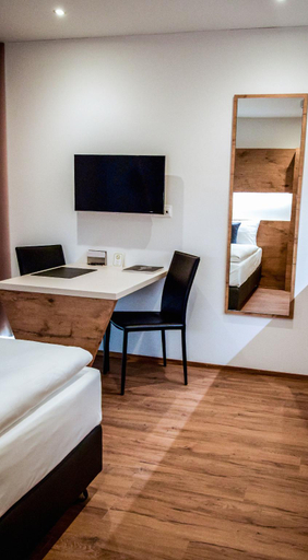 Bedroom 5, Jet Hotel Zurich Airport, Dielsdorf