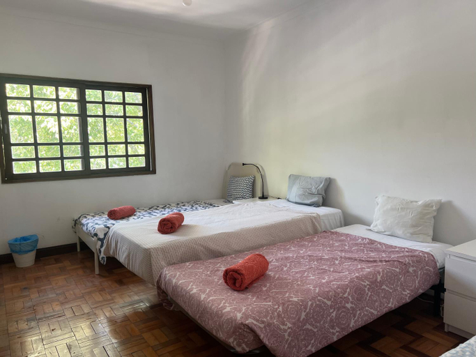 Others 3, Asprela Guest House, Porto