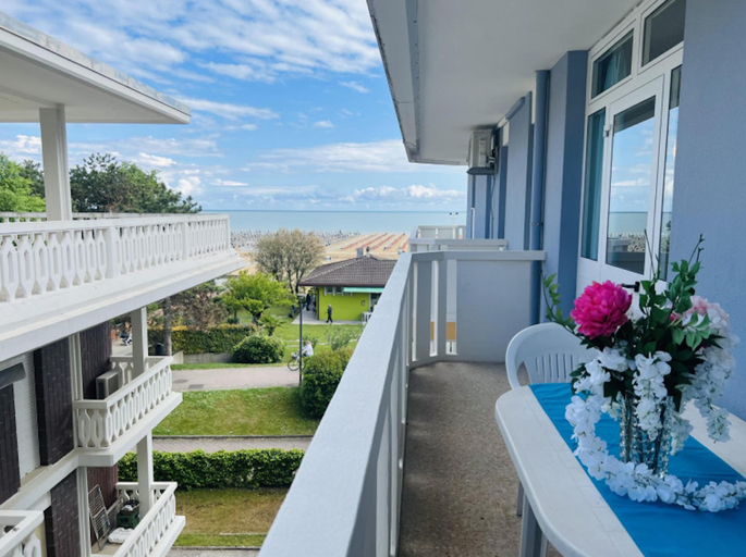 Others 5, Very nice apartment facing the beach in lovely complex, Venezia