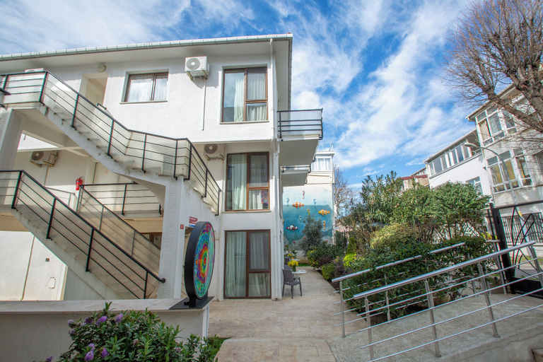 Exterior 4, Poseidon Kinaliada Pansiyon, Adalar