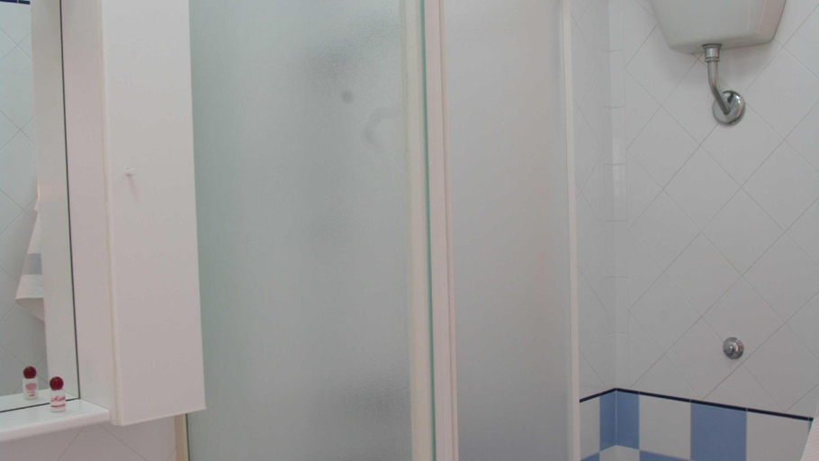 Bathroom 3, Apartment in Villa Sea Horizon Sand Beach, Palermo