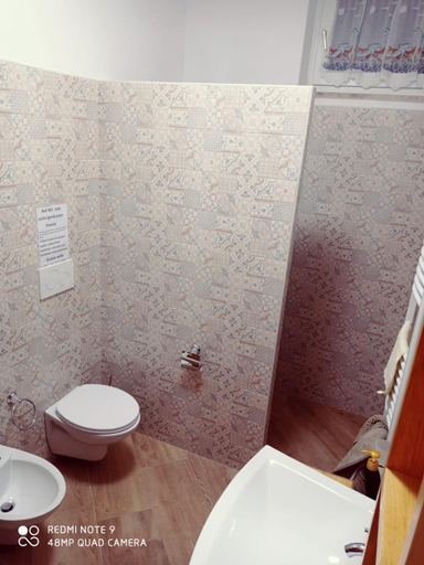 Bathroom 3, La ramasola & il datterino, Brindisi