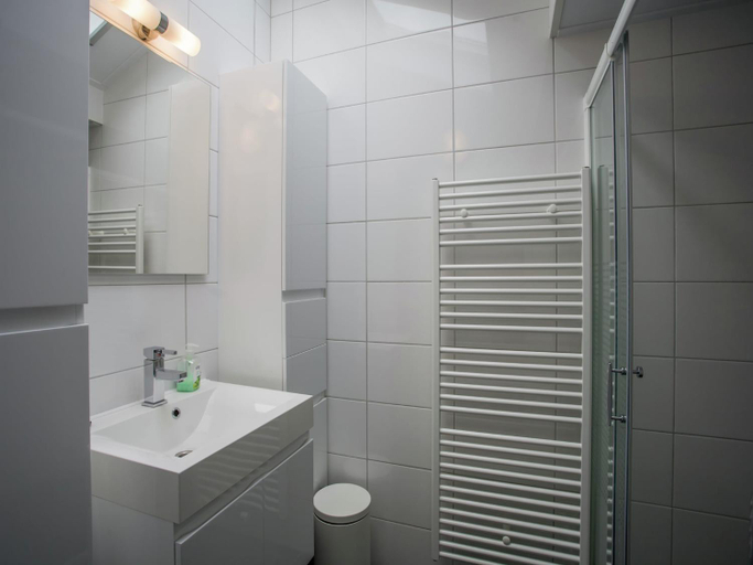 Bathroom 3, Holiday Home in Kattendijke by the Coast, Goes