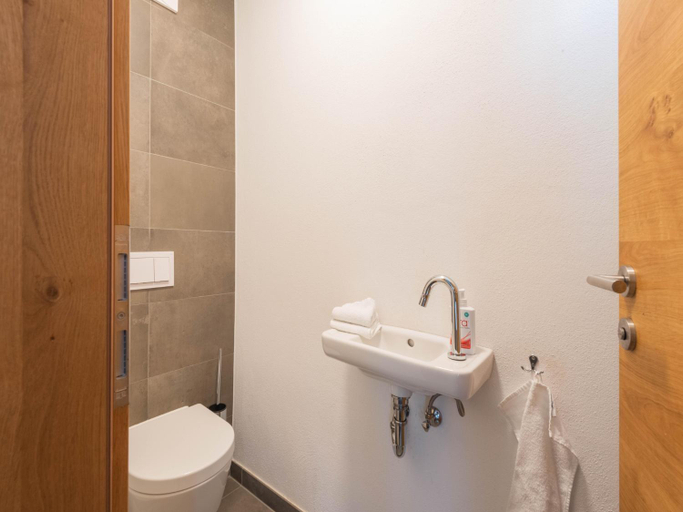 Bathroom 3, Chalet in Niedernsill near Ski Slopes, Zell am See