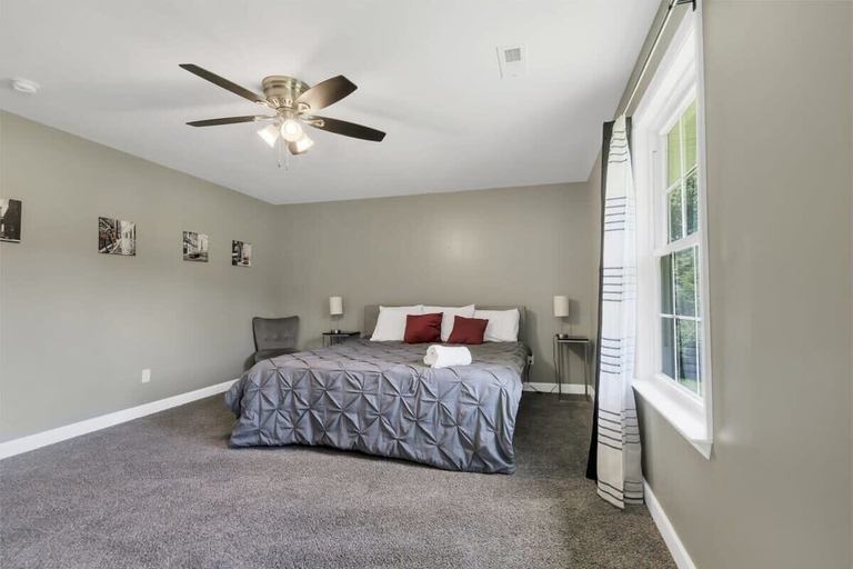 Room 4, Bethany C Lane Northwest, Madison