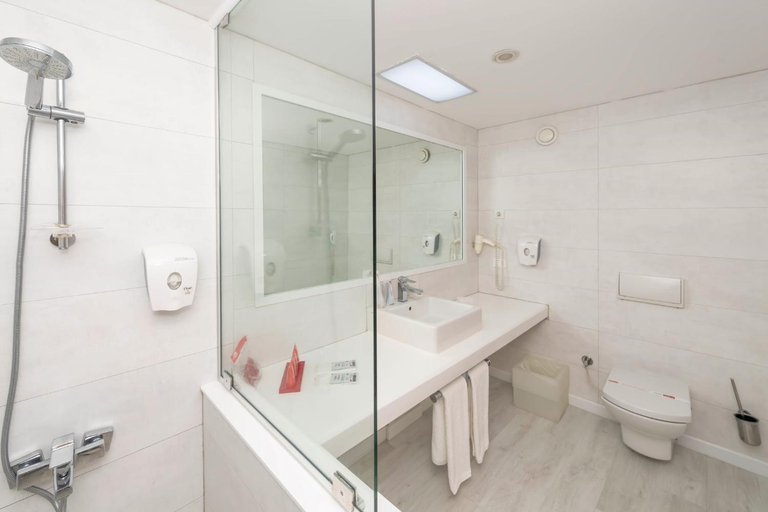 Bathroom 3, Hotel SU & Aqualand, Antalya
