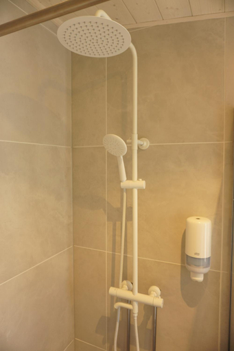 Bathroom 4, Casuta Bradulet (Airport Otopeni, Therme), Balotesti