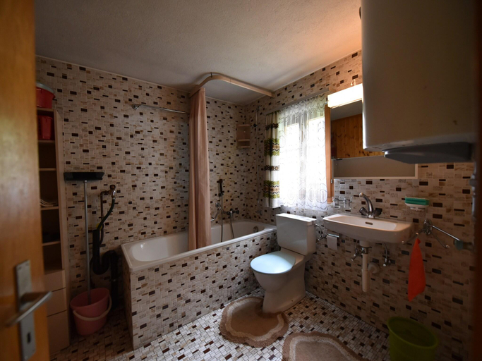 Others 2, Cozy Stay near Aletsch, Raron