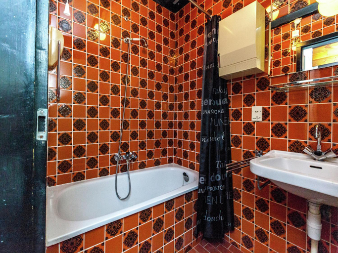 Bathroom 4, Lake Escape w Garden, Noord-Beveland