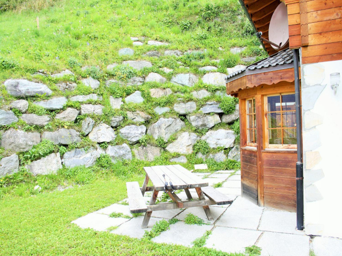 Others 5, Chalet in Rhone Valley near Ski Lift, Hérens