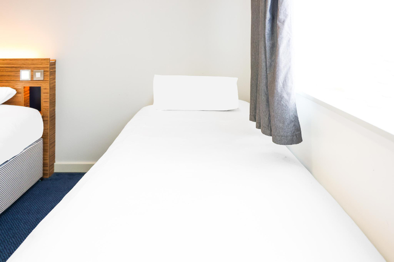 Bedroom 2, GO2 Lancaster Centre Hotel by OYO, Lancashire