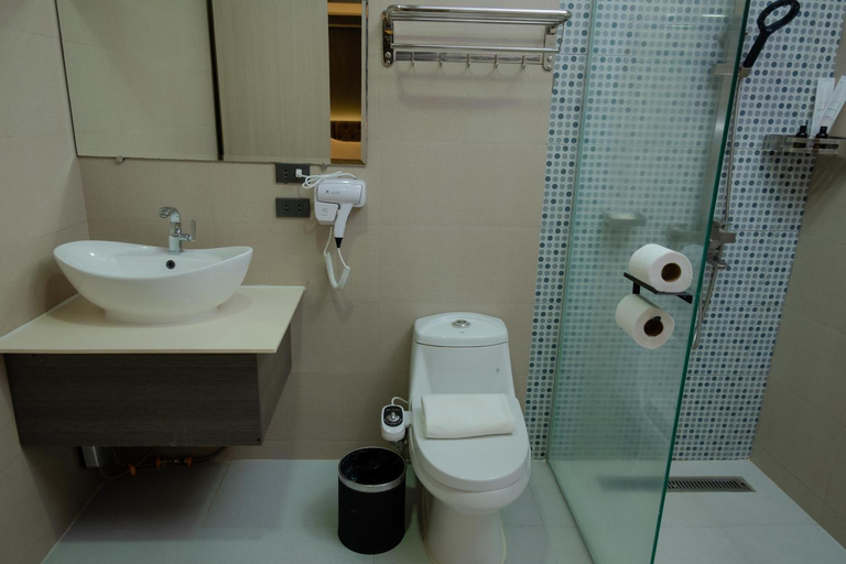 Bathroom 4, THE TIMES HOTEL, Angeles City