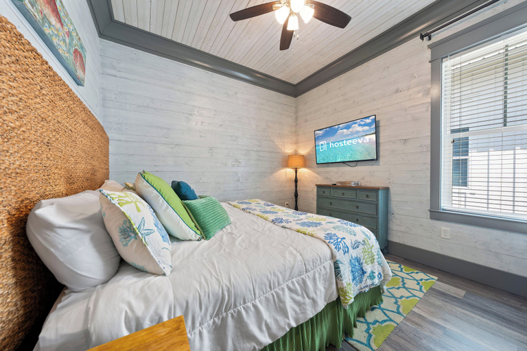 Room 2, Southern Exposure, Baldwin