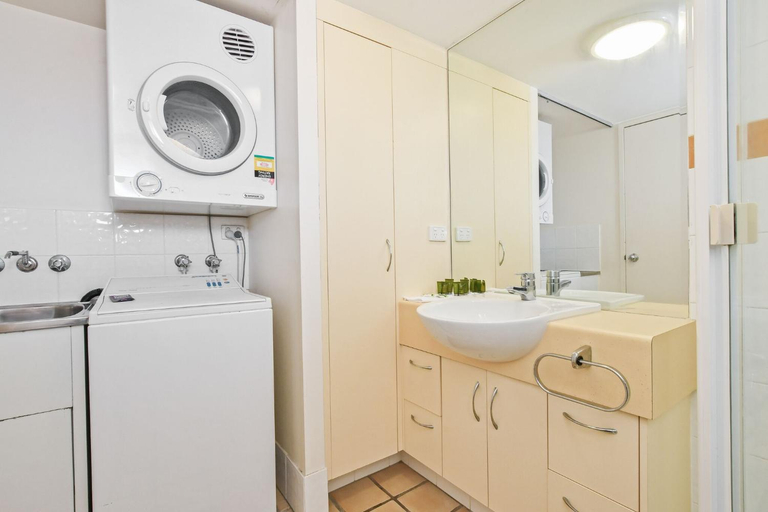 Bathroom 2, 2BR Alex Beach Resort Apt Near Beach 317, Maroochy - Mooloolaba