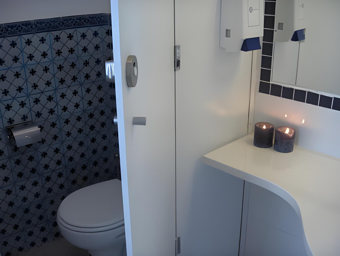 Bathroom 3, Lisbon Guests Apartments, Lisbon