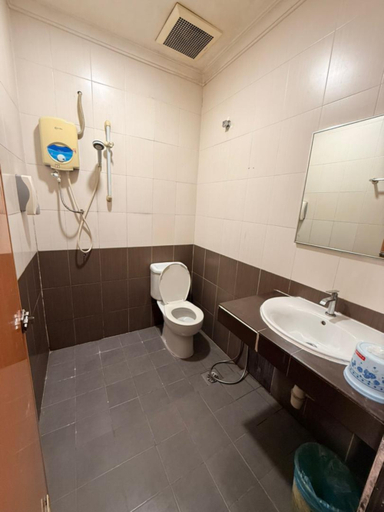 Bathroom 5, Swing & Pillows @ Dataran Nilai, Seremban
