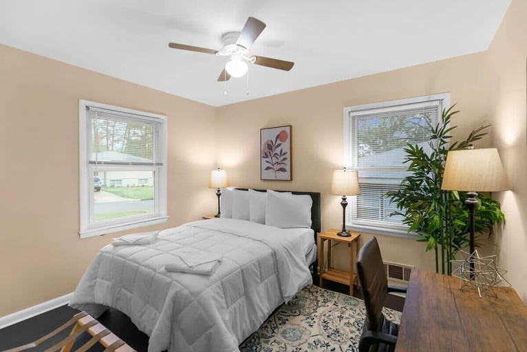Room 4, Park Drive Picturesque, Jefferson