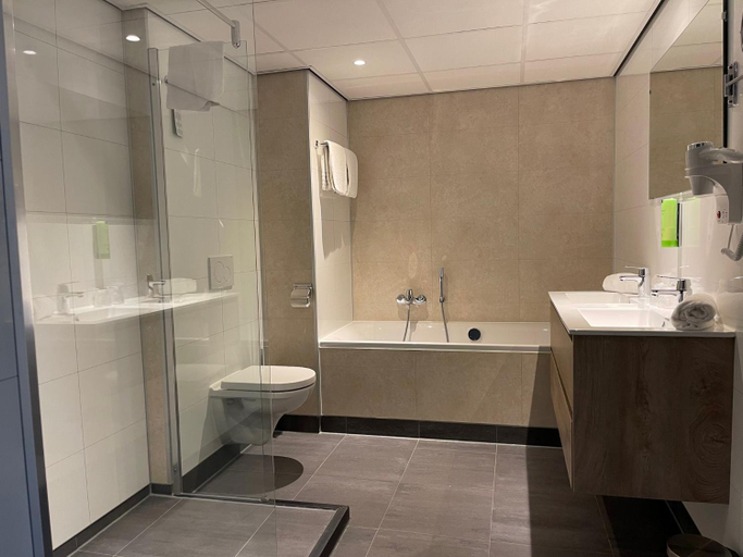 Bathroom 5, GOLDEN TULIP AMPT VAN NIJKERK, Nijkerk