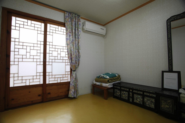 Bedroom 4, Inwoo Guesthouse, Jongno