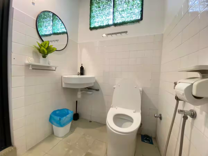 Bathroom 5, Ruma Junction 3BR 10 Pax, Malacca City