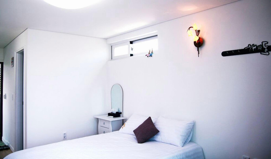 Bedroom 2, Jeju Baraki Pension, Seogwipo