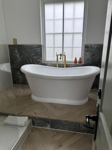 Bathroom 4, The Falcon Inn, Leicestershire