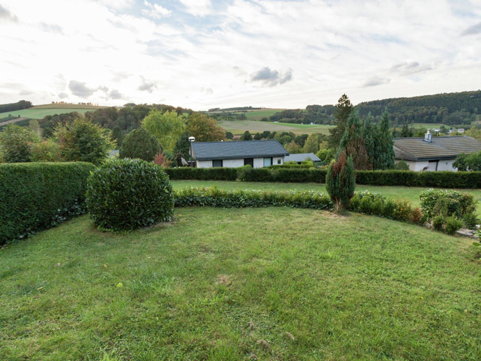 Others 5, Ruhiger Bungalow am Hennesee mit Terrasse, Hochsauerlandkreis