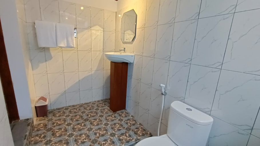 Bathroom 5, Griya Taman By Sundari Hospitality, Tabanan
