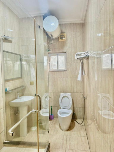 Bathroom 5, Golden Tulip Hotel -GT31 Stadium Road, Obio/Akp