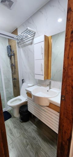 Bathroom 3, Bonsai Jacuzzi Suites, Panglao