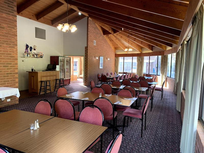 Food & Drinks 5, Kingswood Motel, Berrigan