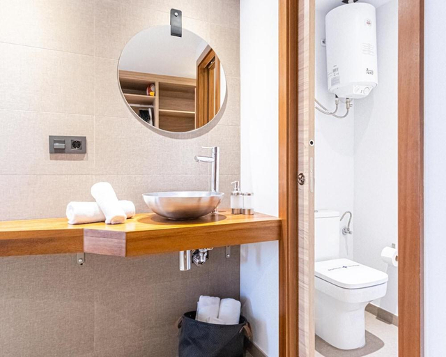 Bathroom 2, Poem Suites by Airnest, Las Palmas
