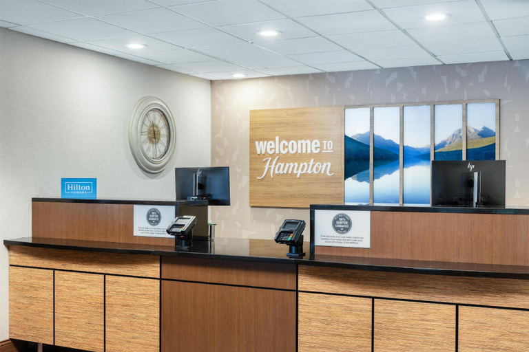 Public Area 2, Hampton Inn Portland East, Multnomah